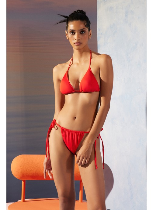 Üçgen Kırmızı Bikini Takımı